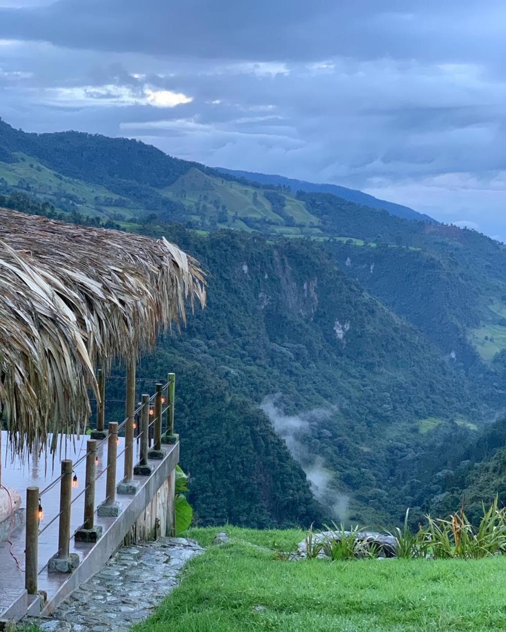 Hostal La Laguna Villamaría Kültér fotó