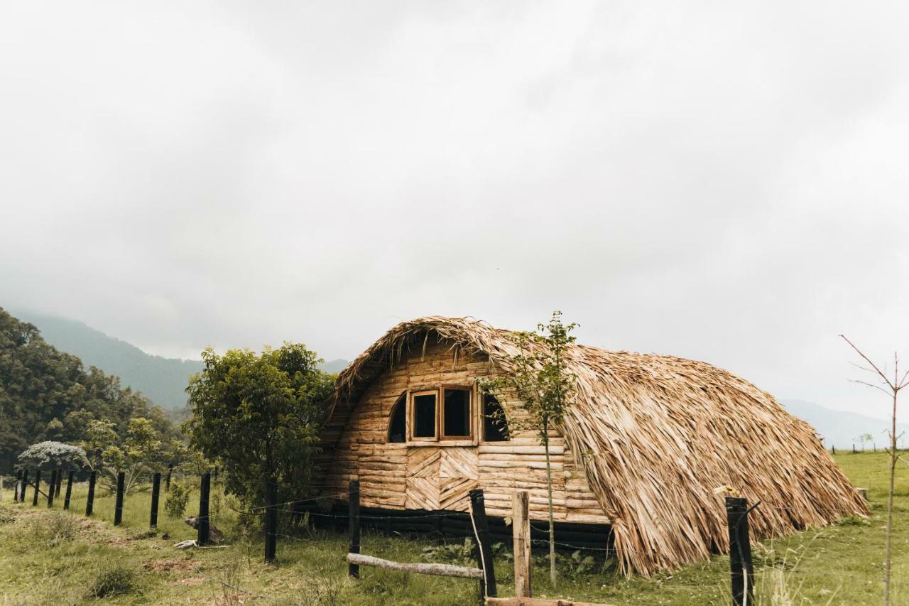 Hostal La Laguna Villamaría Kültér fotó